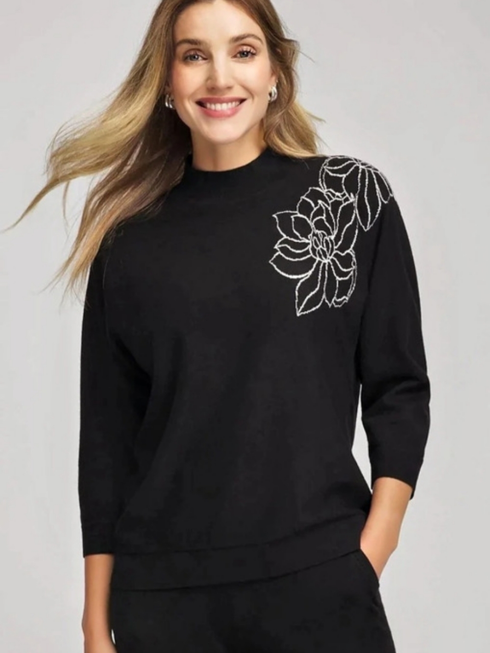 Chico's Zenergy Luxe Intarsia Floral Embroidered Sweater Black Size Large NWT